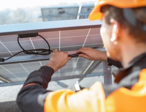 Monophasé ou Triphasé : Tout savoir pour choisir le bon système solaire